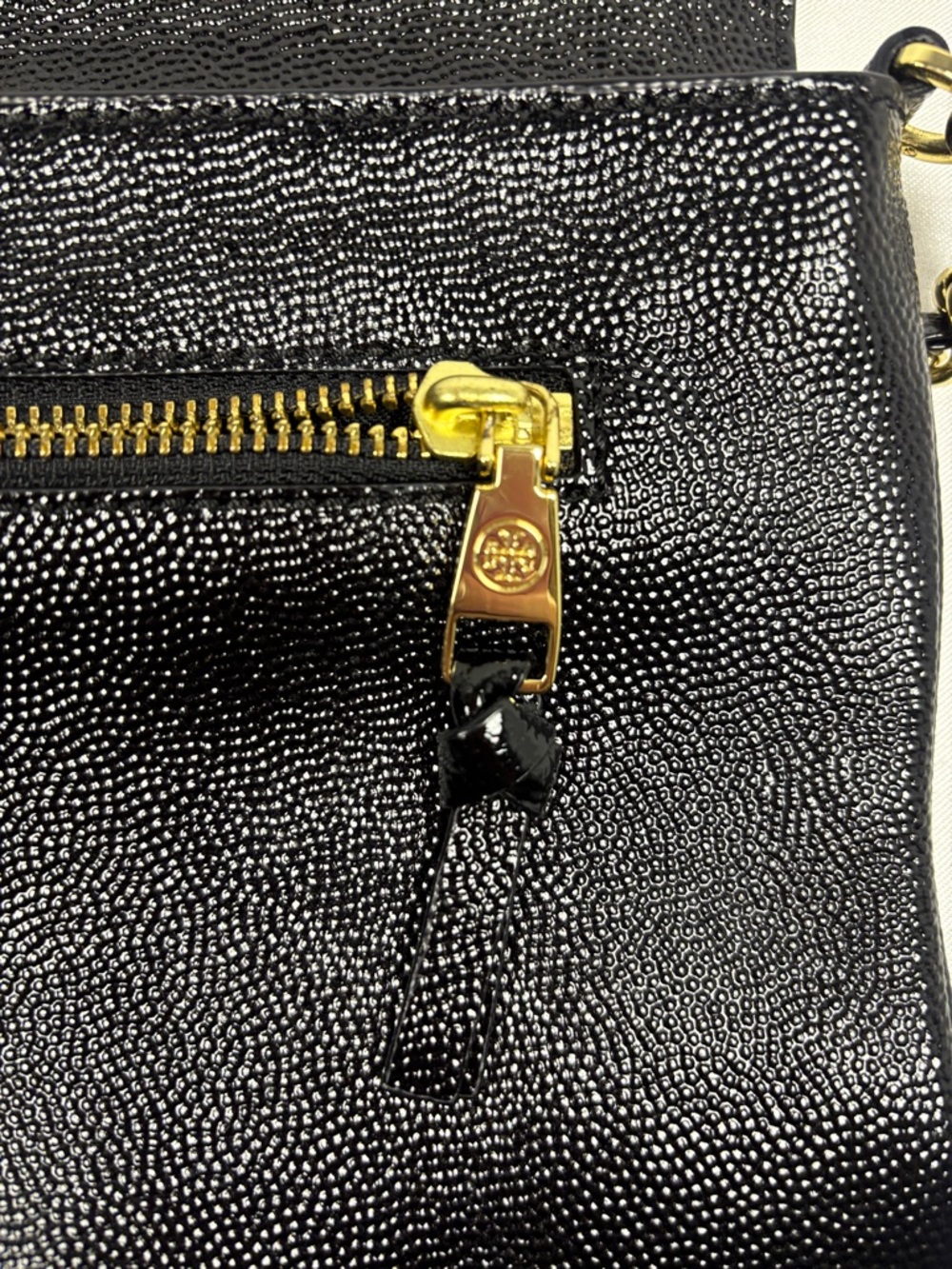 Tory Burch Black Leather w Shine Print Shoulder Bag with Gold Chain - Picture 6 of 14